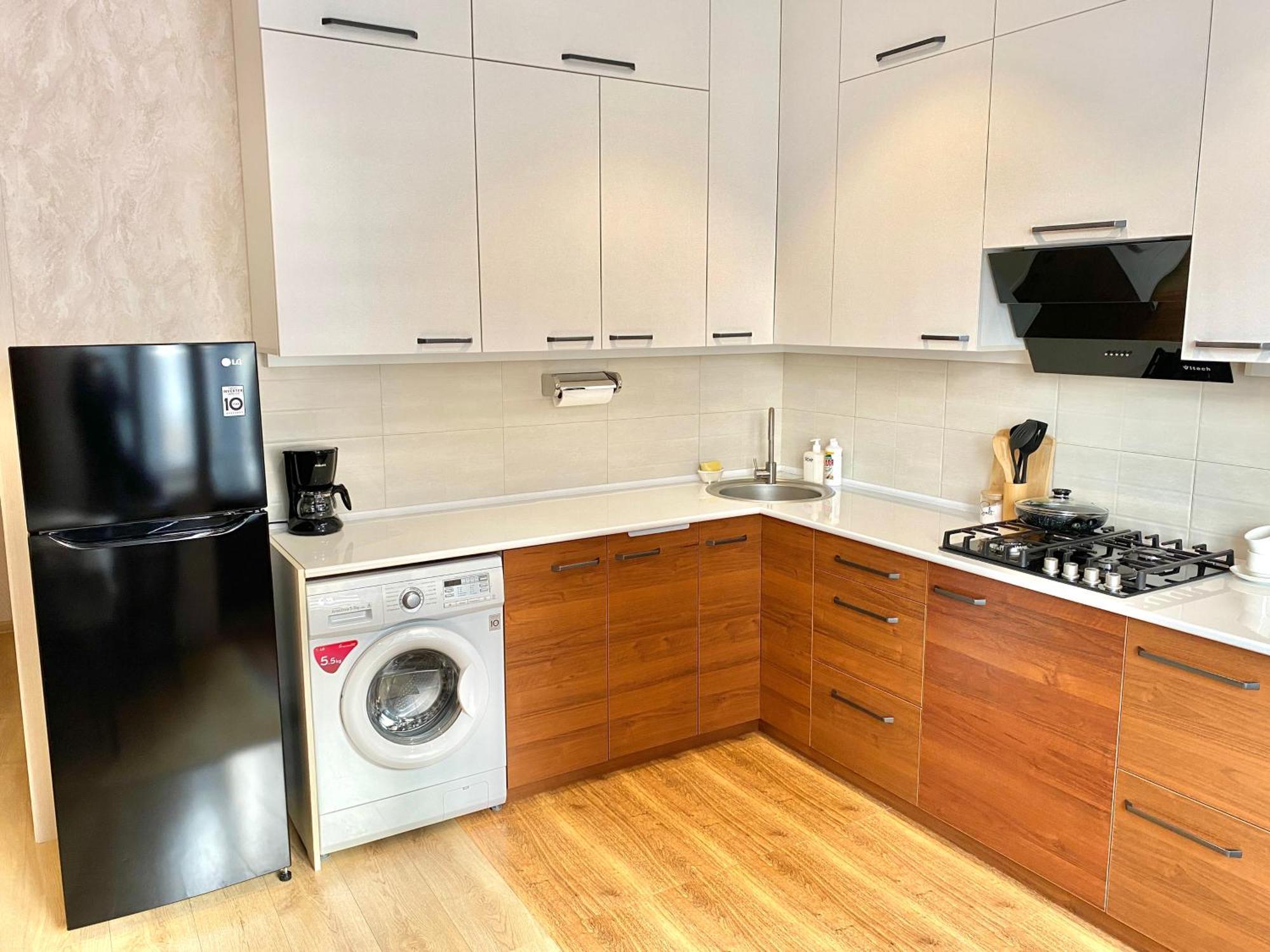 Spacious Apartment In New Building, Near The City Center And Airport タシュケント エクステリア 写真