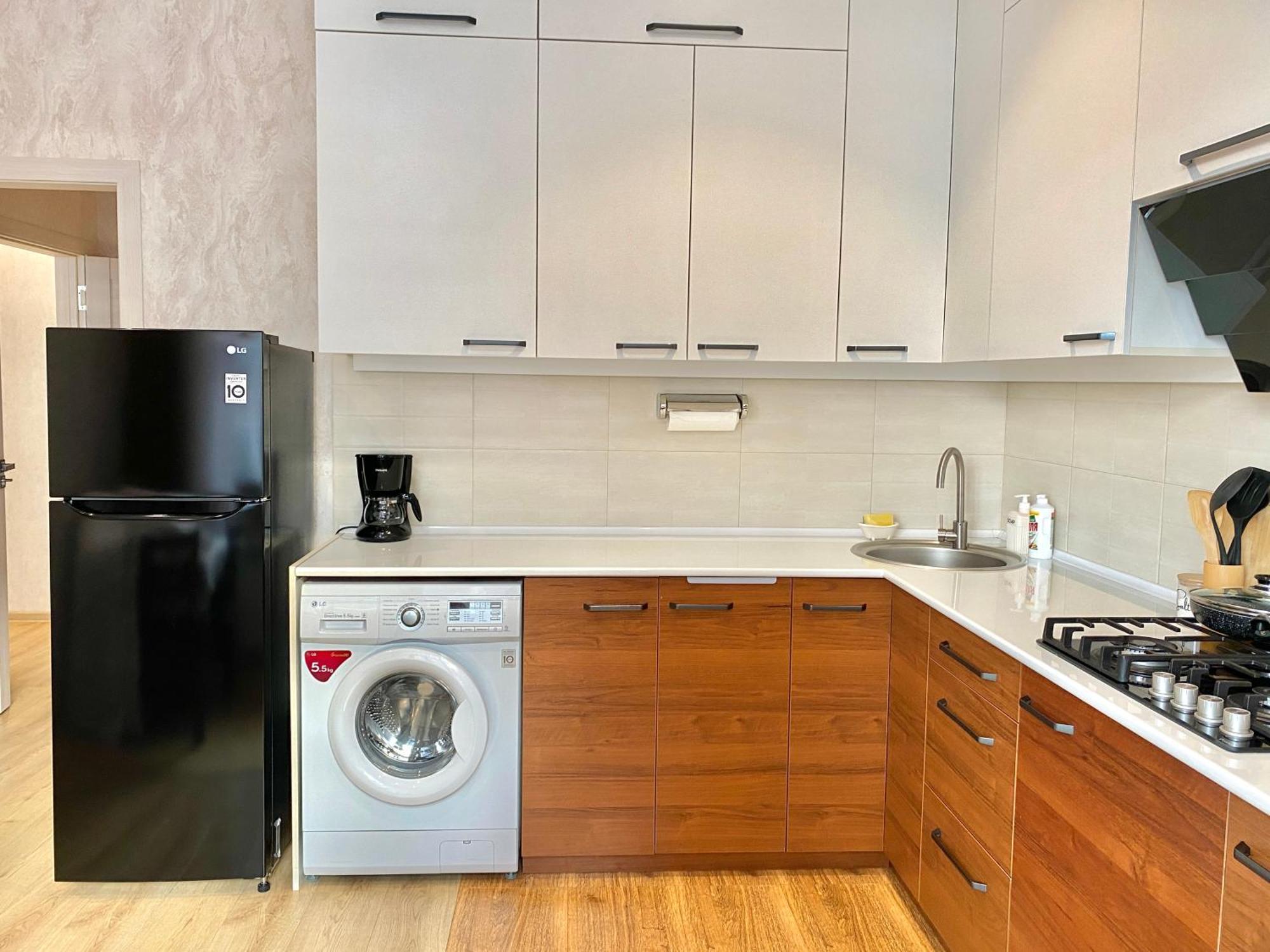 Spacious Apartment In New Building, Near The City Center And Airport タシュケント エクステリア 写真